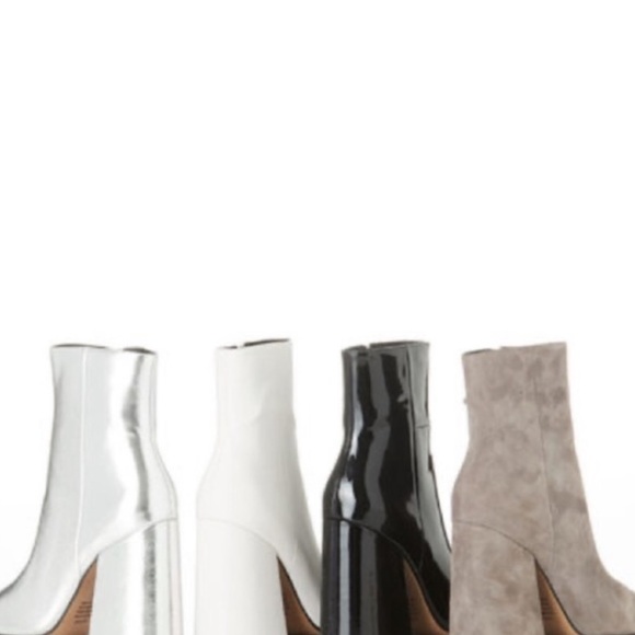 SOLD! Alias Mae Ahara Grey Suede Pointed Toe Chunky Heel Ankle Boots - Picture 13 of 14